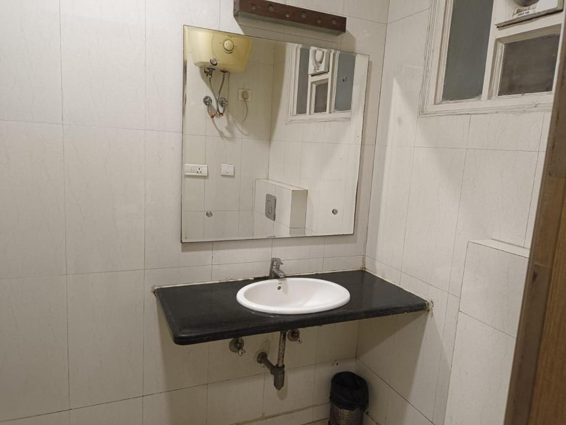 Hotel Arina Inn New Delhi Extérieur photo