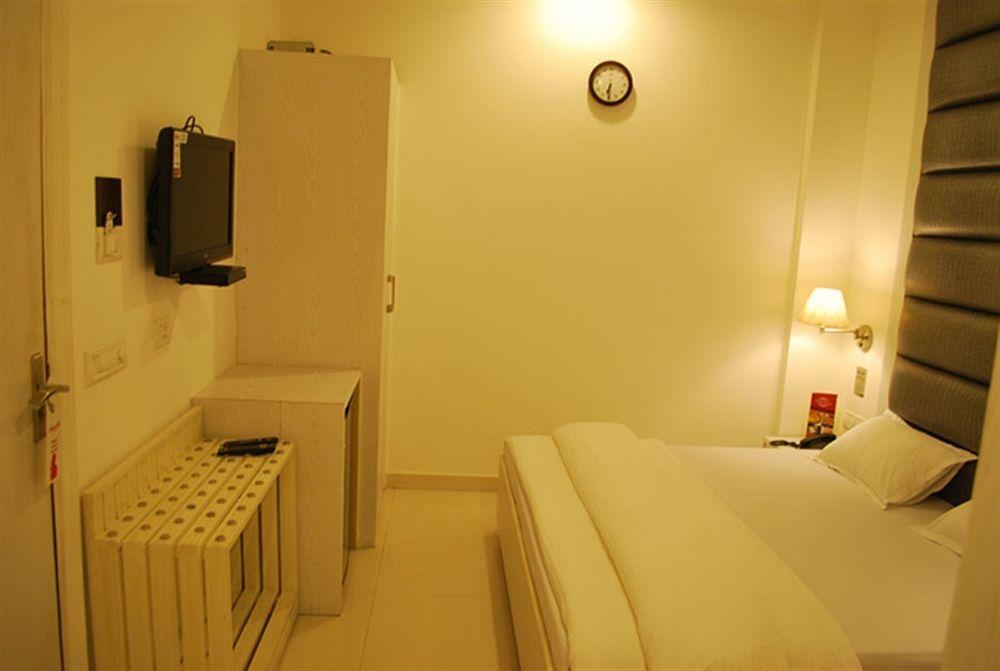 Hotel Arina Inn New Delhi Extérieur photo
